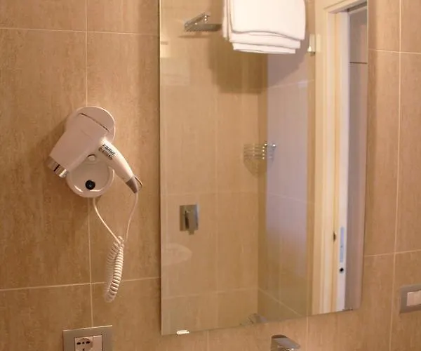 Готель Dolcedorme Garni 2*